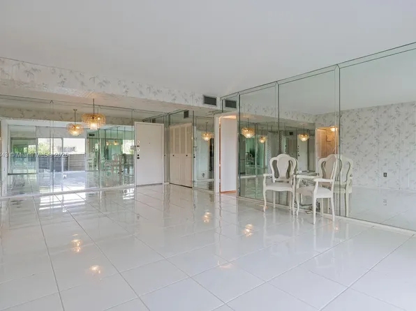 8315 SW 72nd Ave APT 308B, Miami, FL 33143