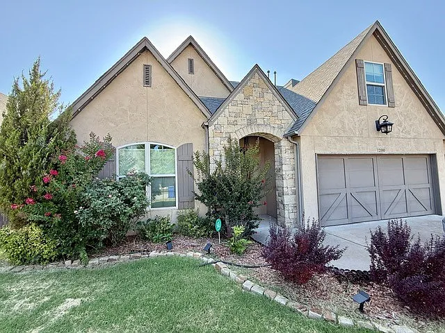 1200 S Kalanchoe Ave — Photo 14