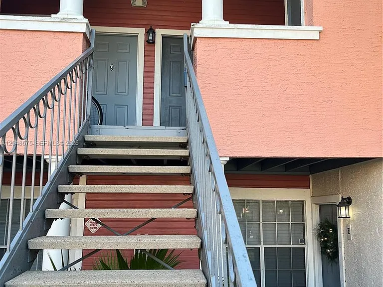 1365 Crystal Way #D — Photo 4