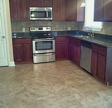 4th image of 2828 Victoria Dr