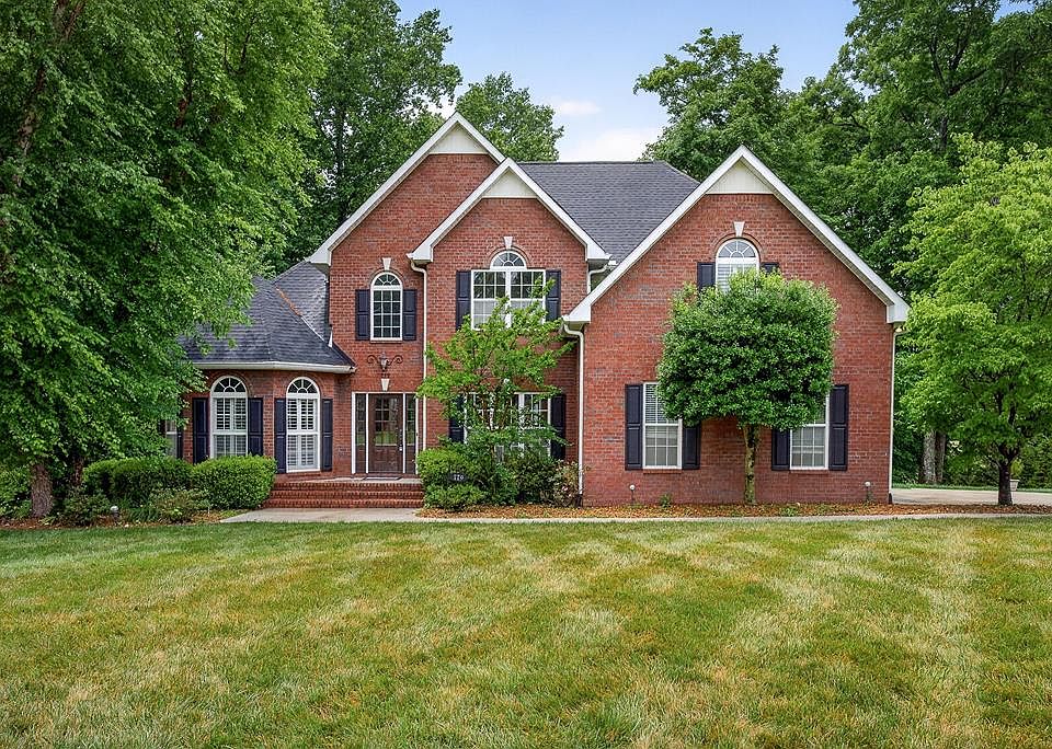 1st image of 779 Coveview Cir