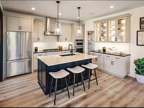 2nd image of 243 Iris Ln