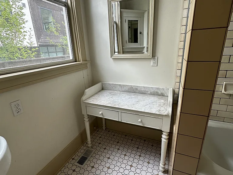2515 SE 23rd Ave #1 — Photo 16