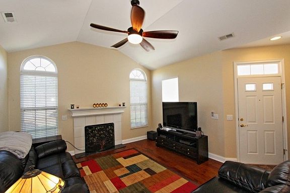 4th image of 235 Avonlea Pl #7-C