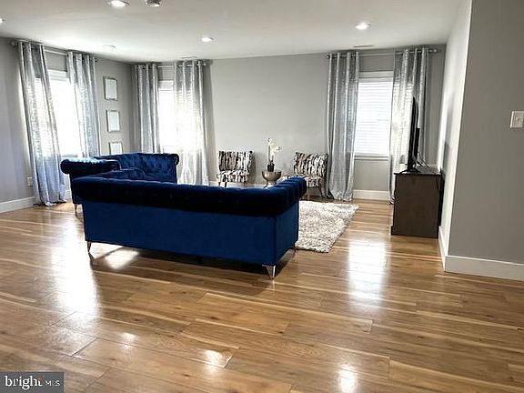 2nd image of 42 Petunia Ln