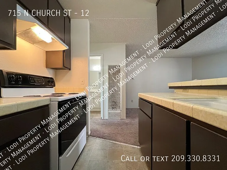 715 N Church St #12 — Photo 10