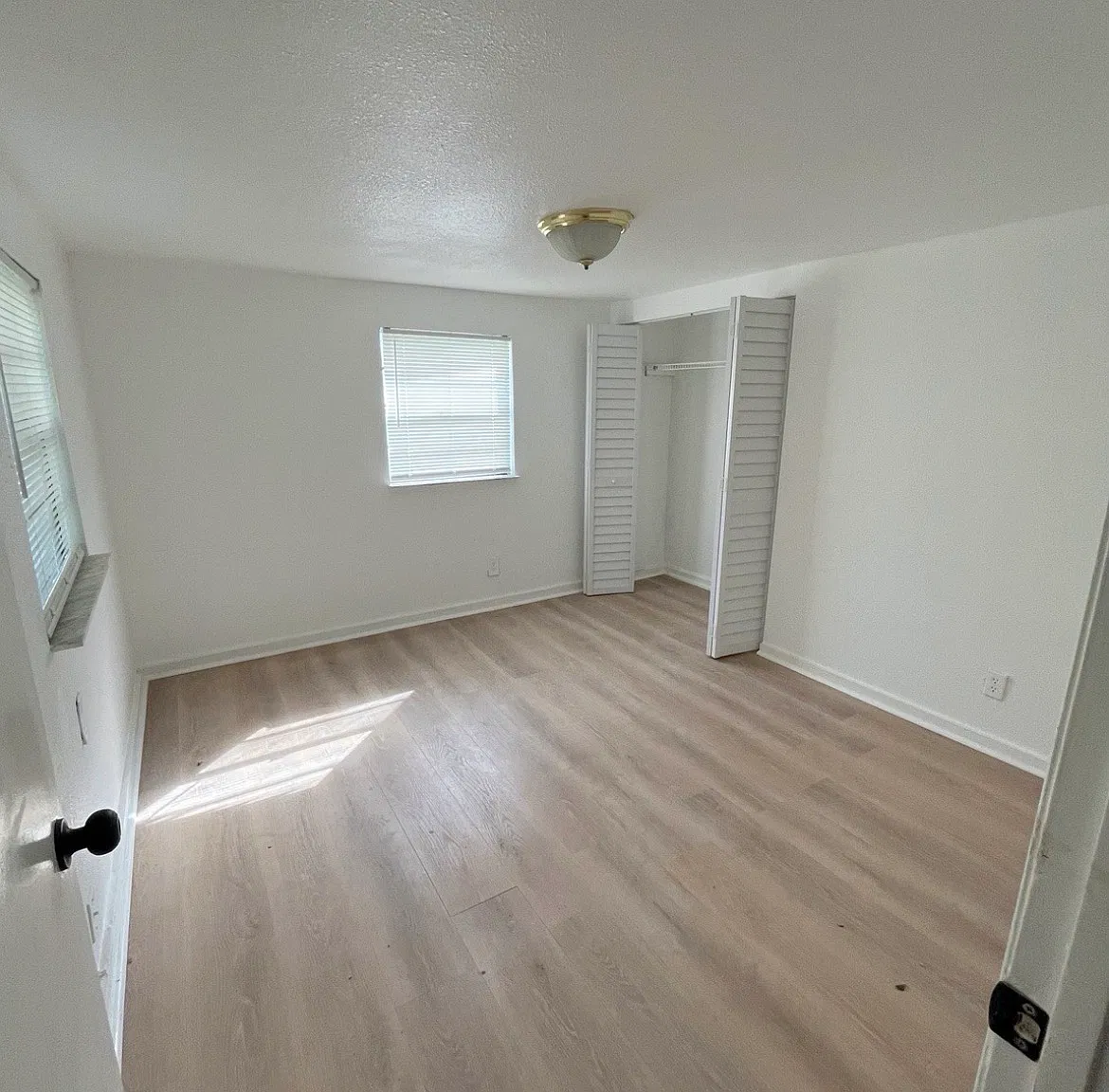 3 bed, 1032 sqft, $2,499 — Photo 4