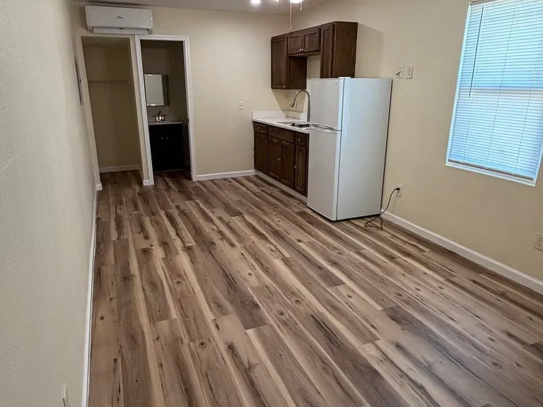 143 Claire Ave #101 — Photo 9
