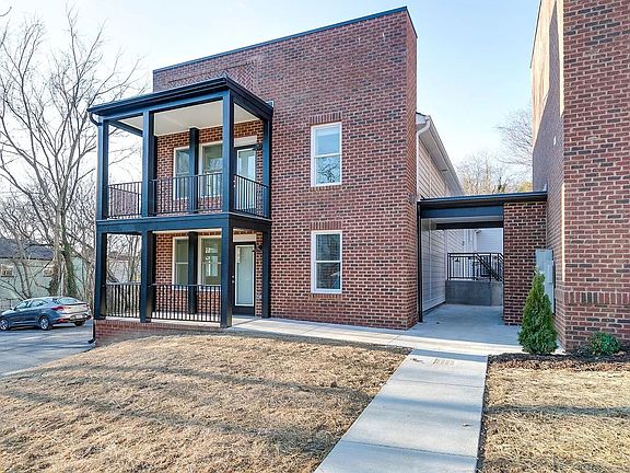 4th image of 3005 E Franklin St #101