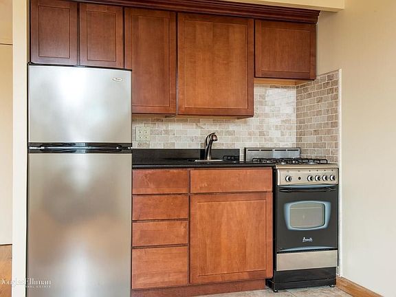 2nd image of 250 W 100th St #304