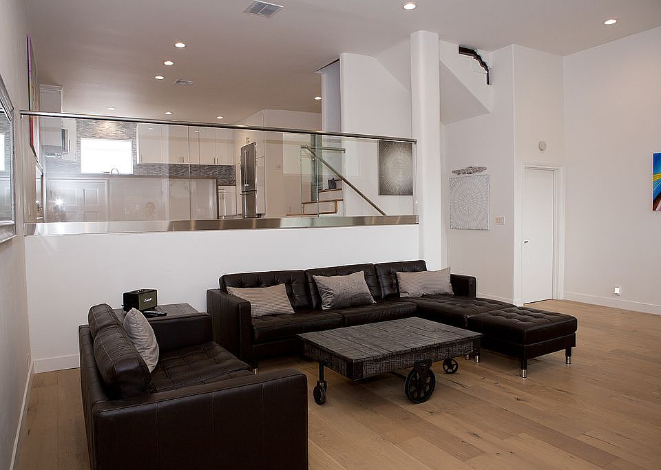 1st image of 5229 Balboa Blvd Unit 32