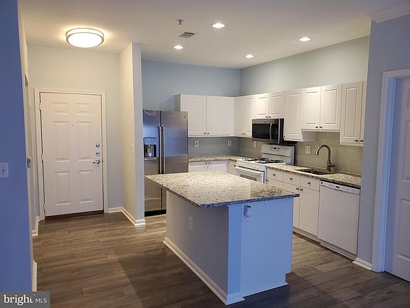 3rd image of 11326 Aristotle Dr #4-101