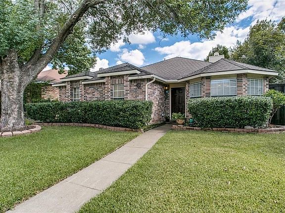 2nd image of 1926 Village Creek Dr