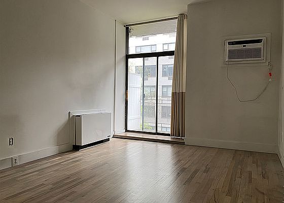 4th image of 85 E 10th St APT 4N
