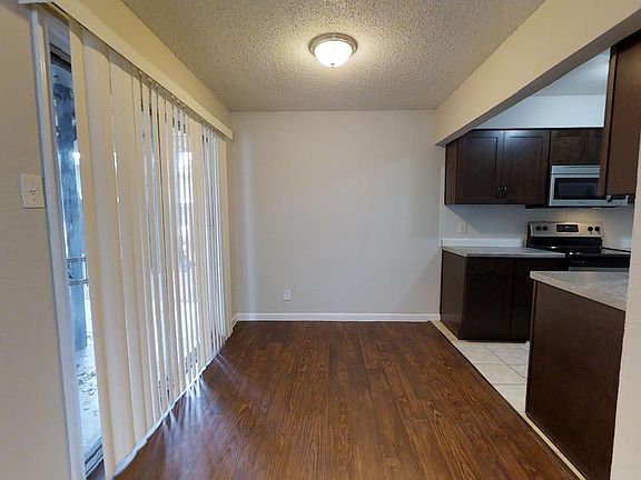 4th image of 5515 Gaston Ave #B2
