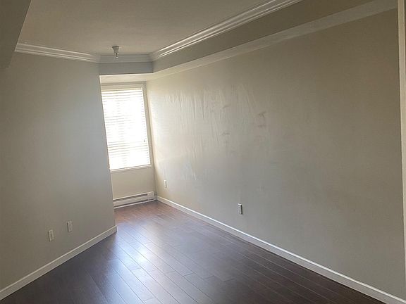 4th image of 6991 Victoria Dr #210