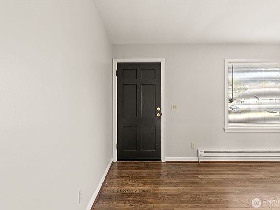 4th image of 728 Hamilton Avenue