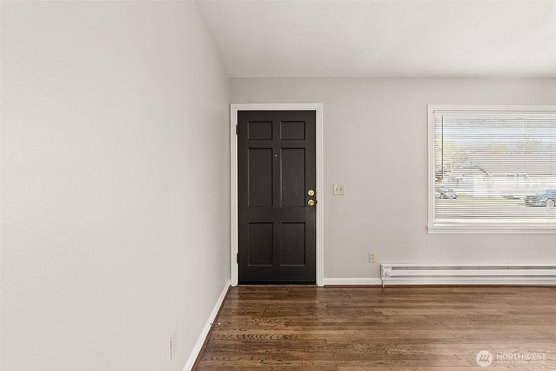 4th image of 728 Hamilton Avenue