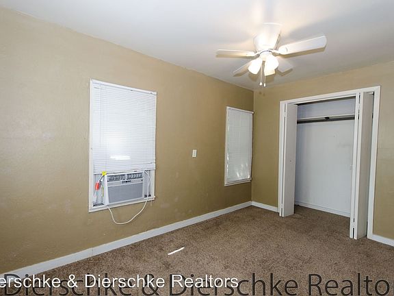 2nd image of 909 1/2 N Monroe St