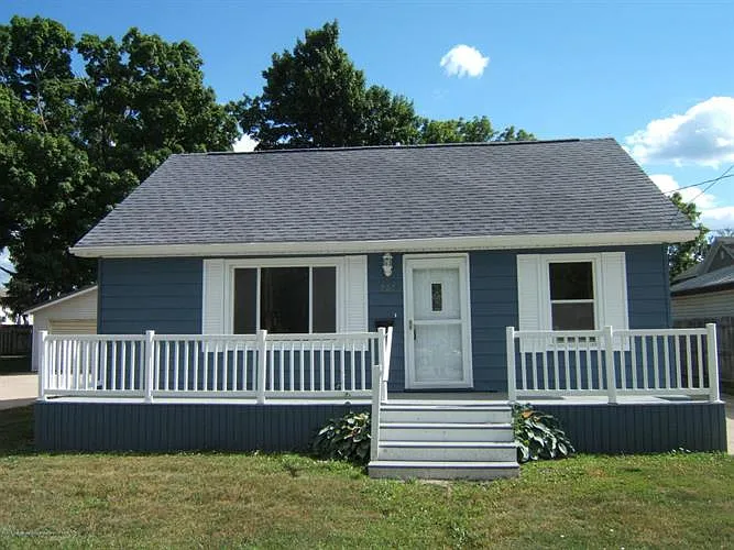 207 W Steel St photo 1