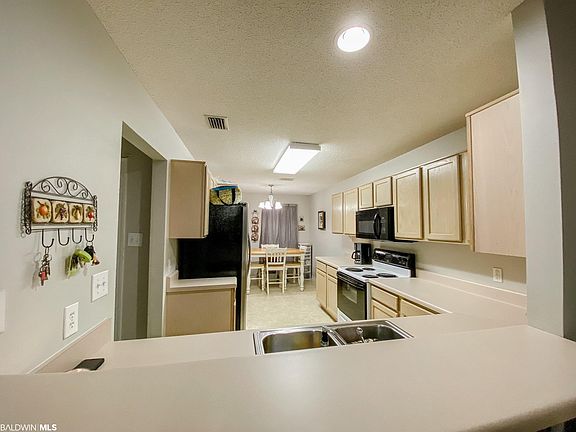 4th image of 221 Jill Ln