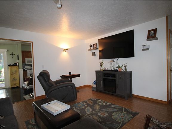 4th image of 3939 Ganyard Ave