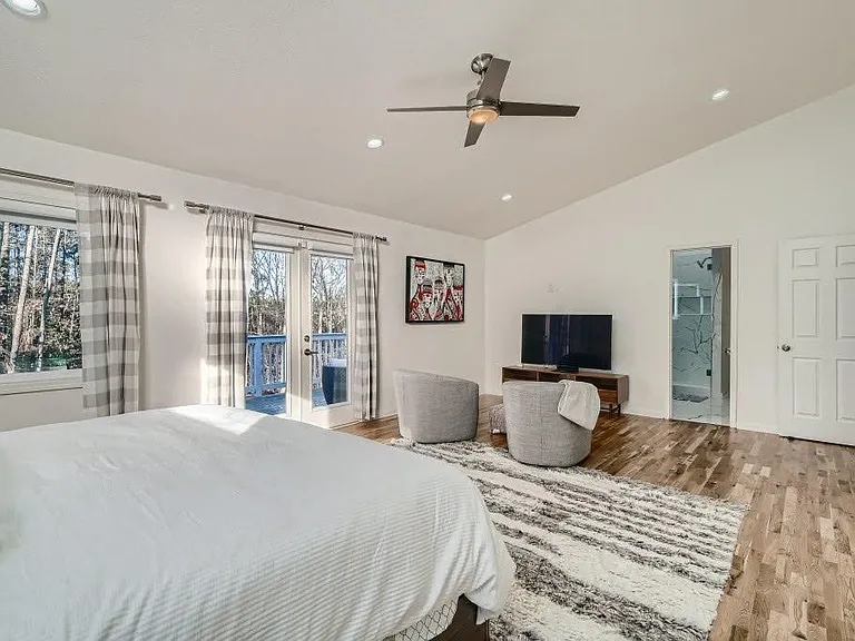 4438 Glengary Dr NE — Photo 10