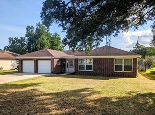 2900 Graves Ave, Groves, TX 77619