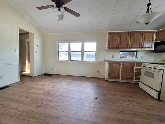 2nd image of 3390 Gandy Blvd #615