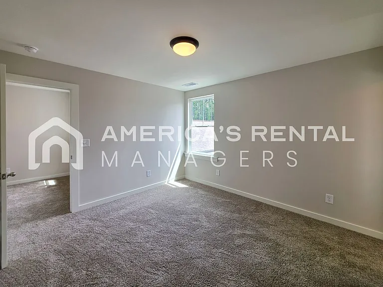 1019 Grand River Blvd W — Photo 52