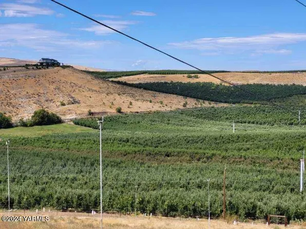 4851 Lombard Loop Rd, Zillah, WA 98953