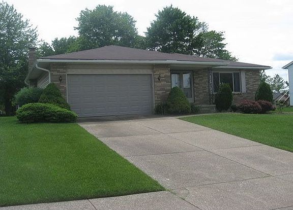 2nd image of 4535 Hialeah Dr