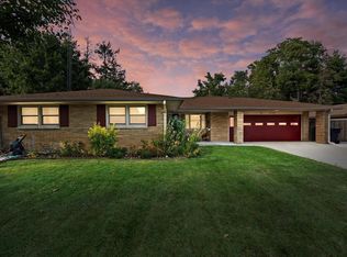220 W Rockwell St, Elkhorn, WI