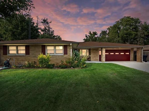 220 West Rockwell STREET, Elkhorn, WI 53121