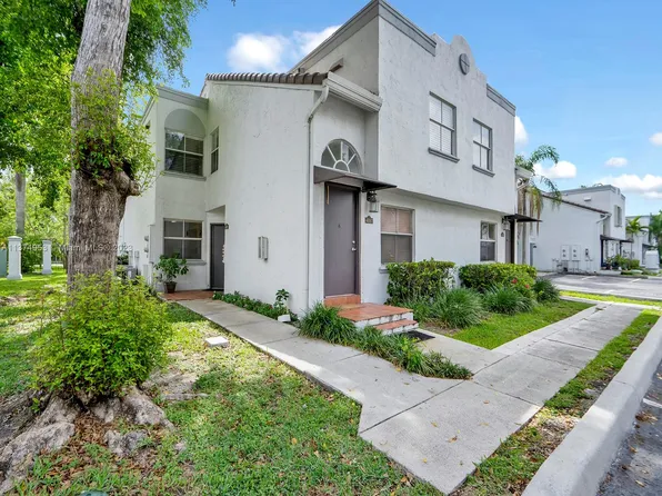 4889 NW 97th Ct #390, Doral, FL 33178