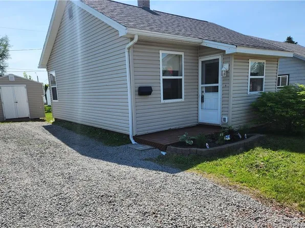 10 Copp St, Dieppe, NB E1A 2H1