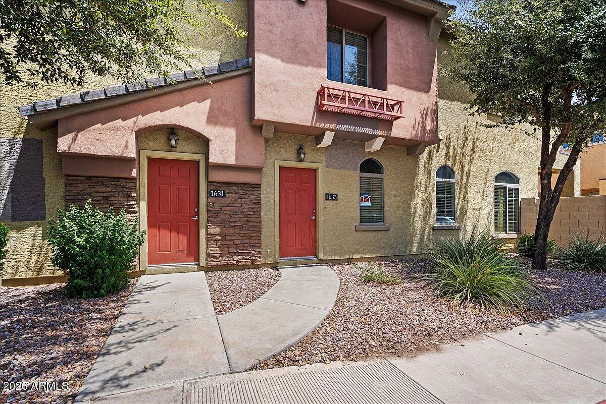 2 bed, 2.5 bath, 1161 sqft, $2,000 — Photo 2