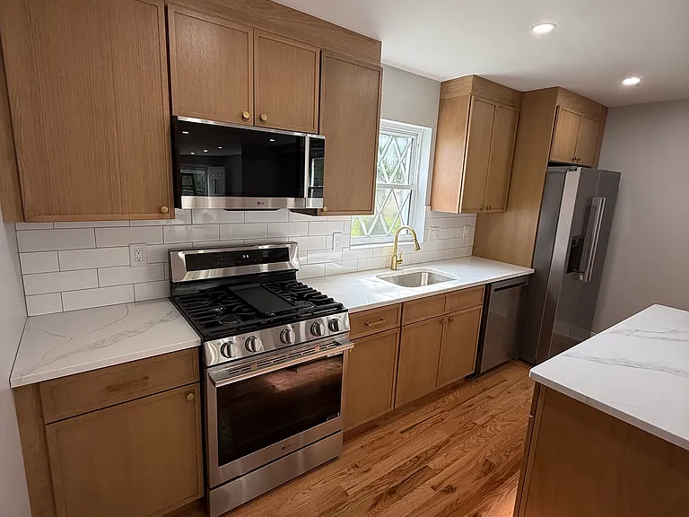 230 N Diamond St — Photo 1