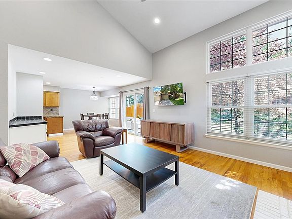 3rd image of 1566 S Trenton Court