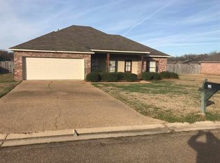546 Oak Park Cir, Pearl, MS 39208