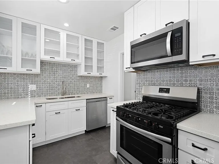 5715 Campo Walk — Photo 4