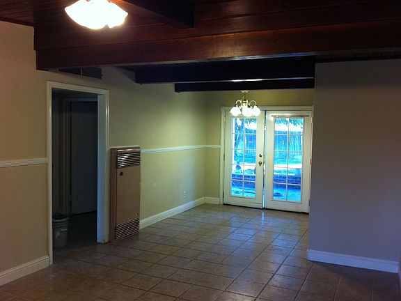 3rd image of 2429 E Carmen Ave