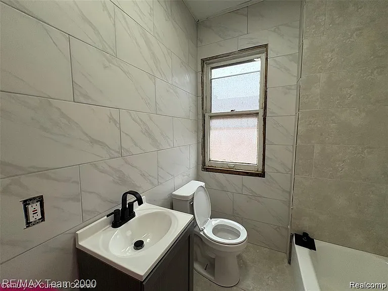 2683 Clements St — Photo 8