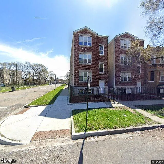 Updated 3 Bed / 2 Bath with Central Air 3901 W Van Buren — Photo 1