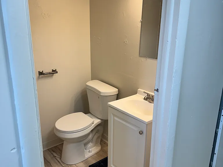 301 N 1st St #303 — Photo 8