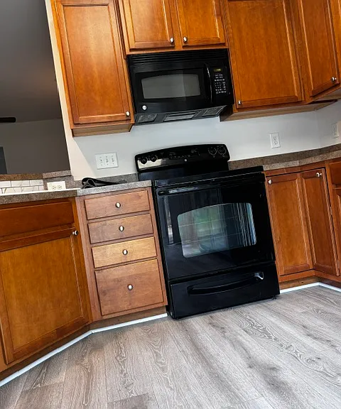 519 Perrault Dr — Photo 9