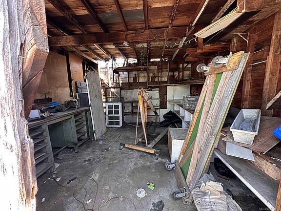 3rd image of 745 Pidgeon St