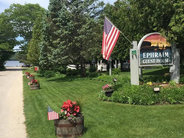 3042 Cedar St #302, Ephraim, WI 54211