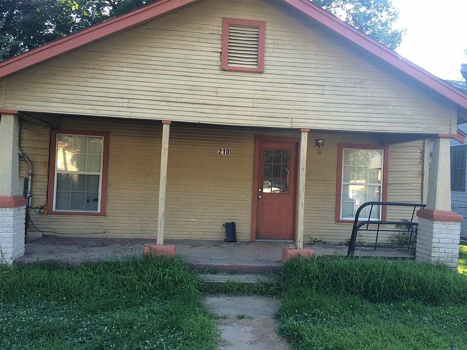 1st image of 210 Chitwood St