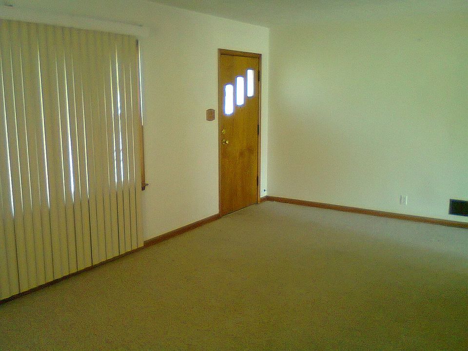 Living rm.
